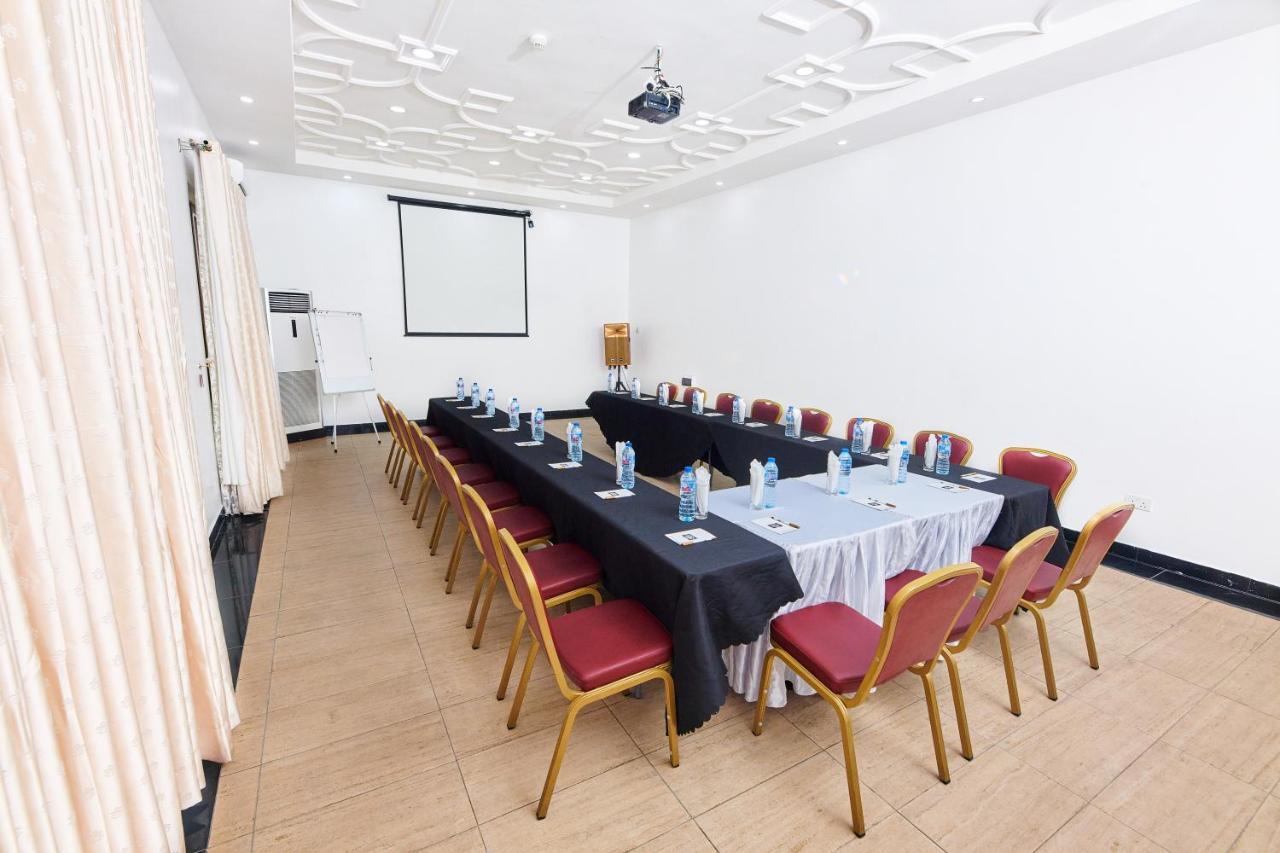 Oak Haven Hotel & Suites Port Harcourt Exterior foto